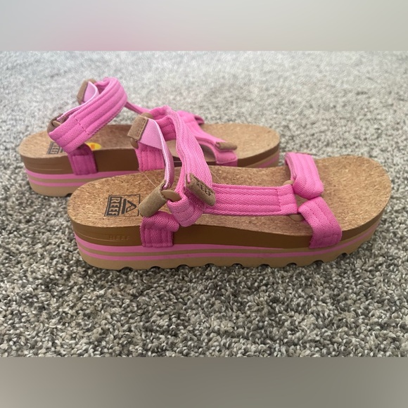 NEW Women’s Reef Cushion Rem HI Malibu Pink Sandals Size 9.5 - Picture 5 of 9